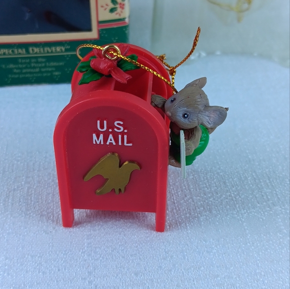 Vintage 80s Enesco Special Delivery Mouse mailing letter mail box Red post box - Picture 2 of 12